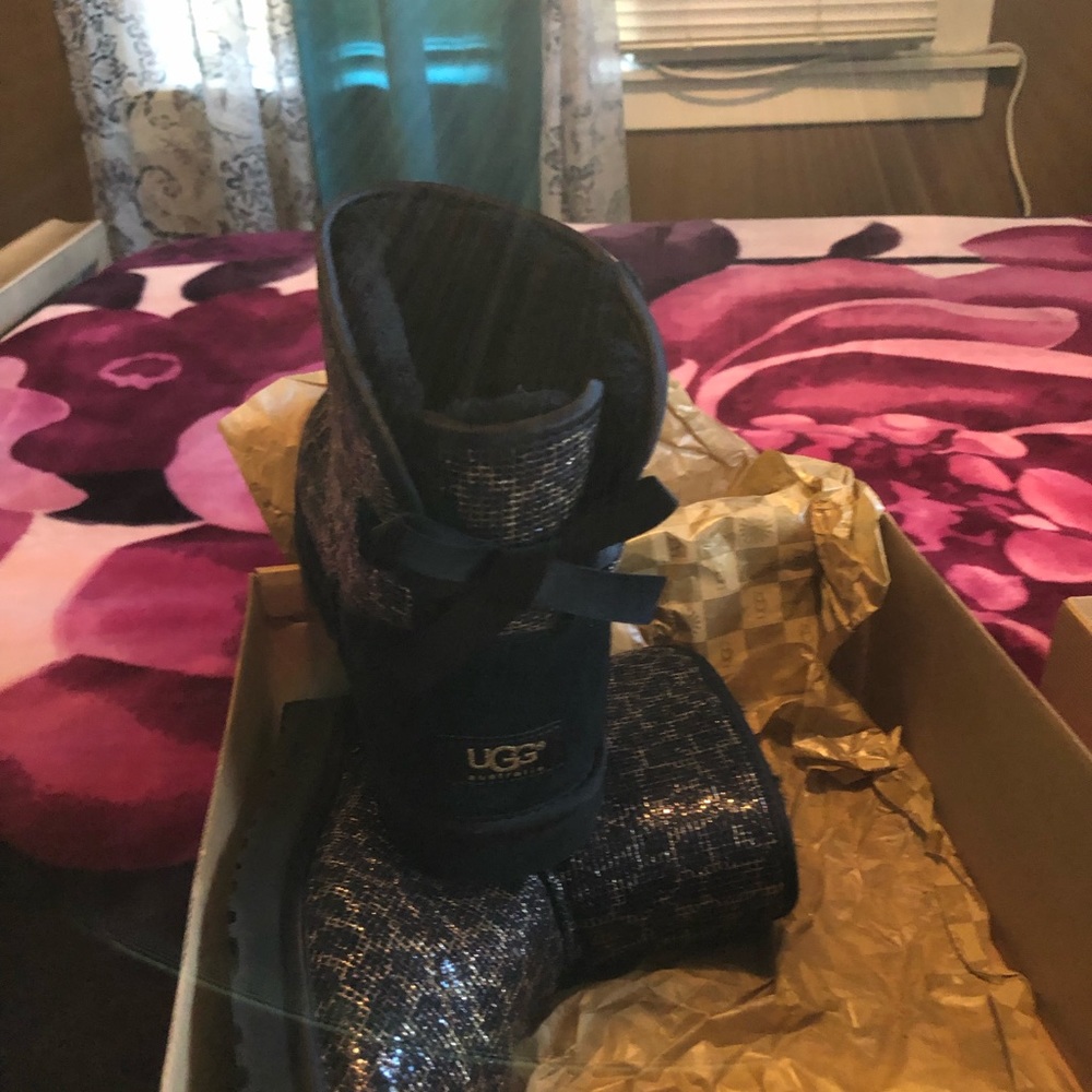 **UGG Boots** - Picture 4 of 8
